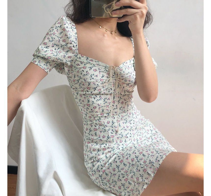 Short-Sleeve Mini Dress Floral Sheath