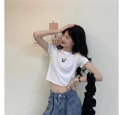 Embroidered Crew Edge Short-Sleeve Crop T-Shirt Neck Lettuce Butterfly