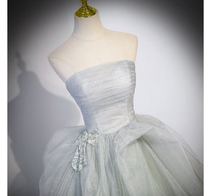 Robe de soirée tube trapèze en maille froncée avec nœud uni