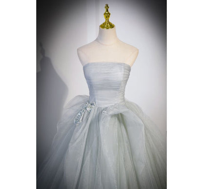 Robe de soirée tube trapèze en maille froncée avec nœud uni