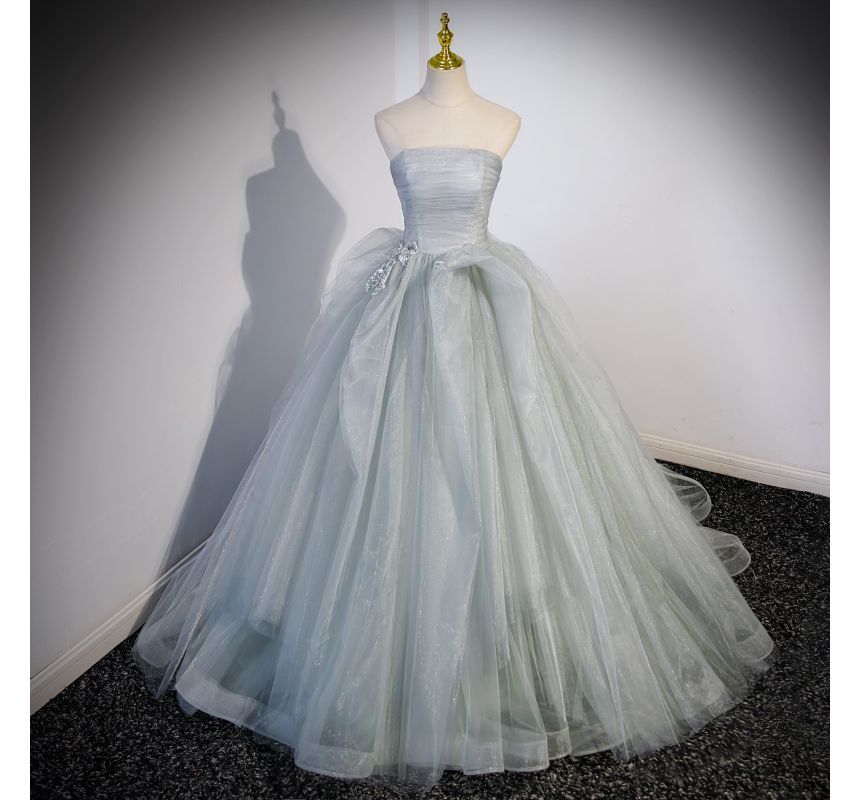 Robe de soirée tube trapèze en maille froncée avec nœud uni