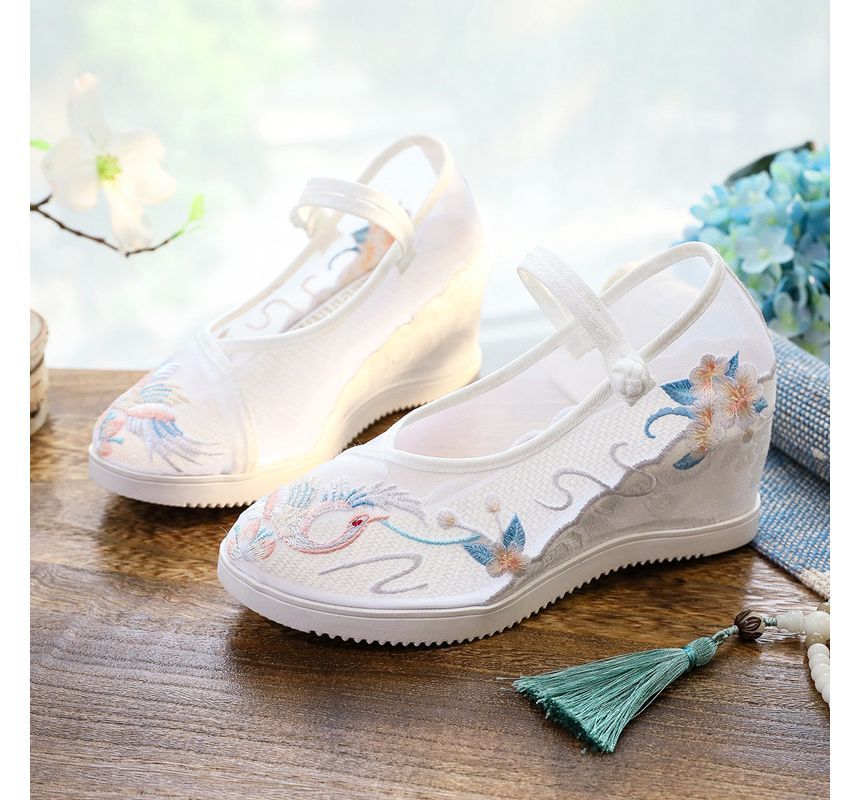 Pointed Wedge Embroidered Mary Jane Shoes