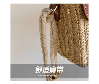 Tassel Detail Straw Flap Crossbody Bag