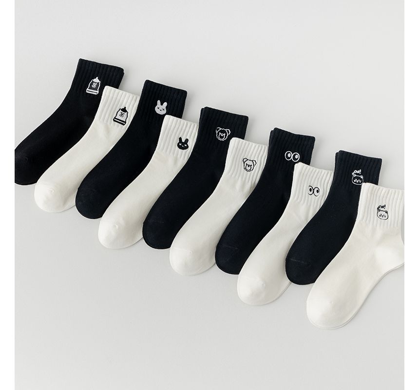 Embroidered Socks Set