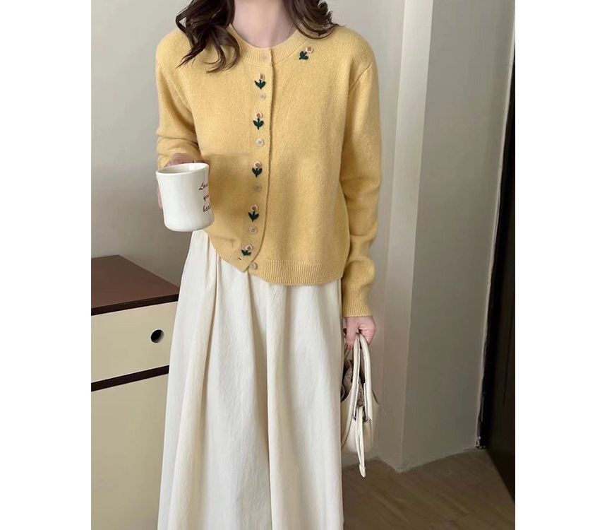 Plain Floral Neck Crew Cardigan