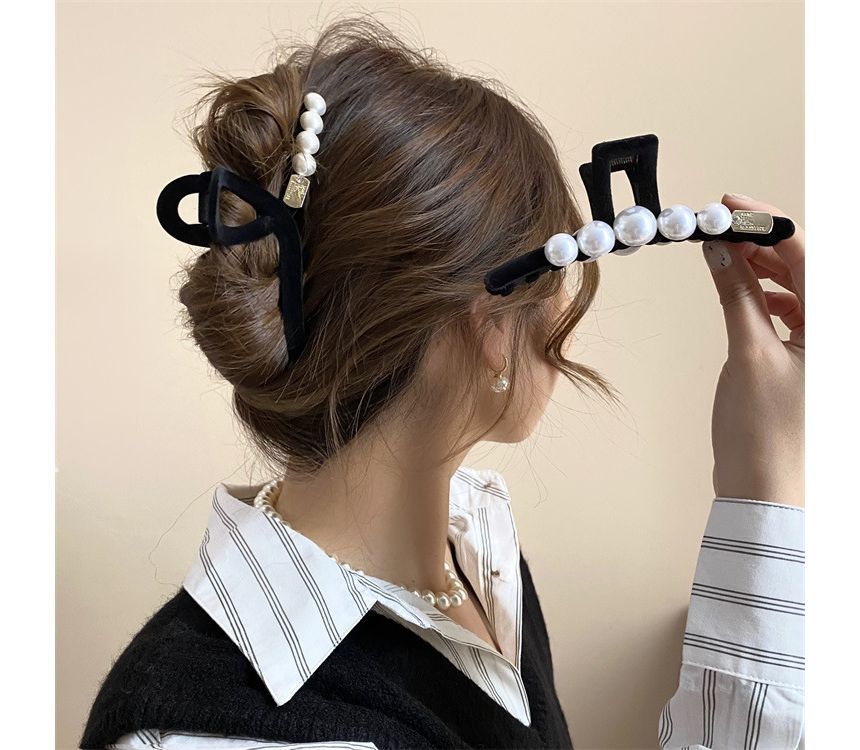 Faux Pearl Flocking Hair Clamp (Various Designs)