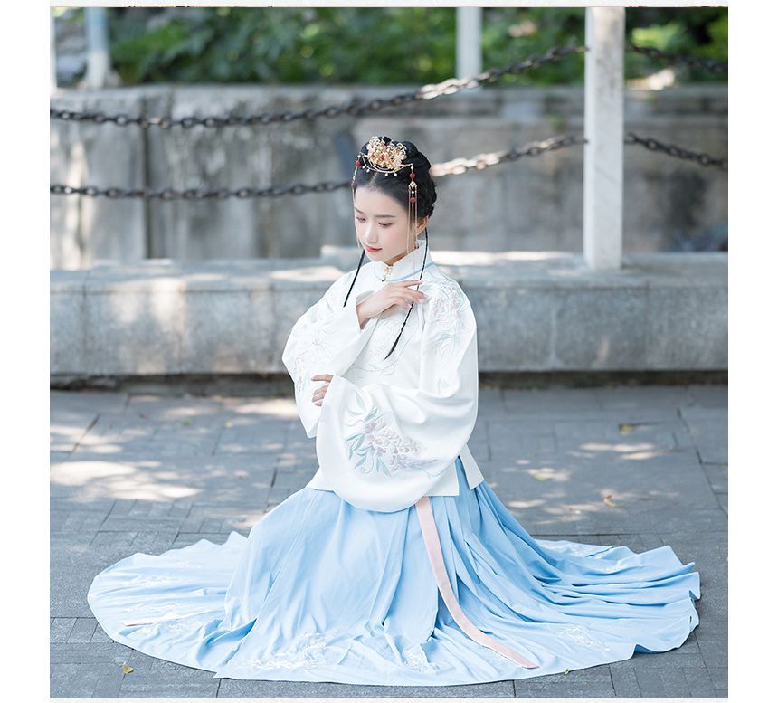 Flower Embroidered Hanfu Blouse / High Waist Maxi A