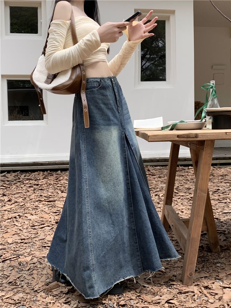 High Rise Frayed Denim Maxi A