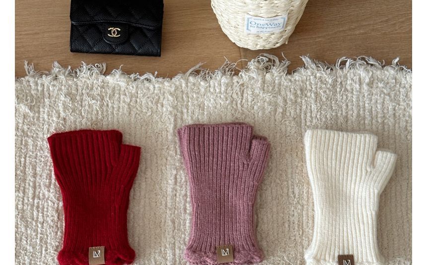 Applique Knit Fingerless Lettering Gloves