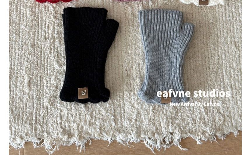 Applique Knit Fingerless Lettering Gloves