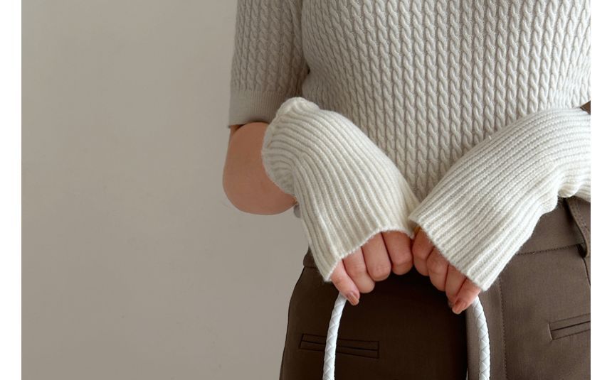 Applique Knit Fingerless Lettering Gloves