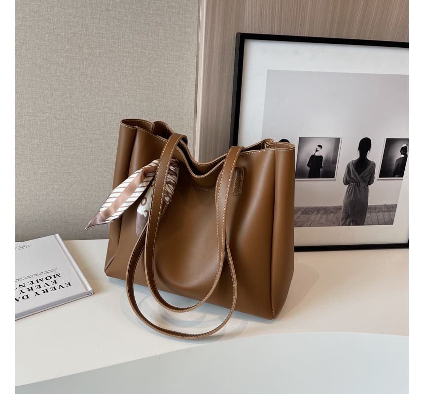 Set: Faux Leather Tote Bag + Crossbody Bag