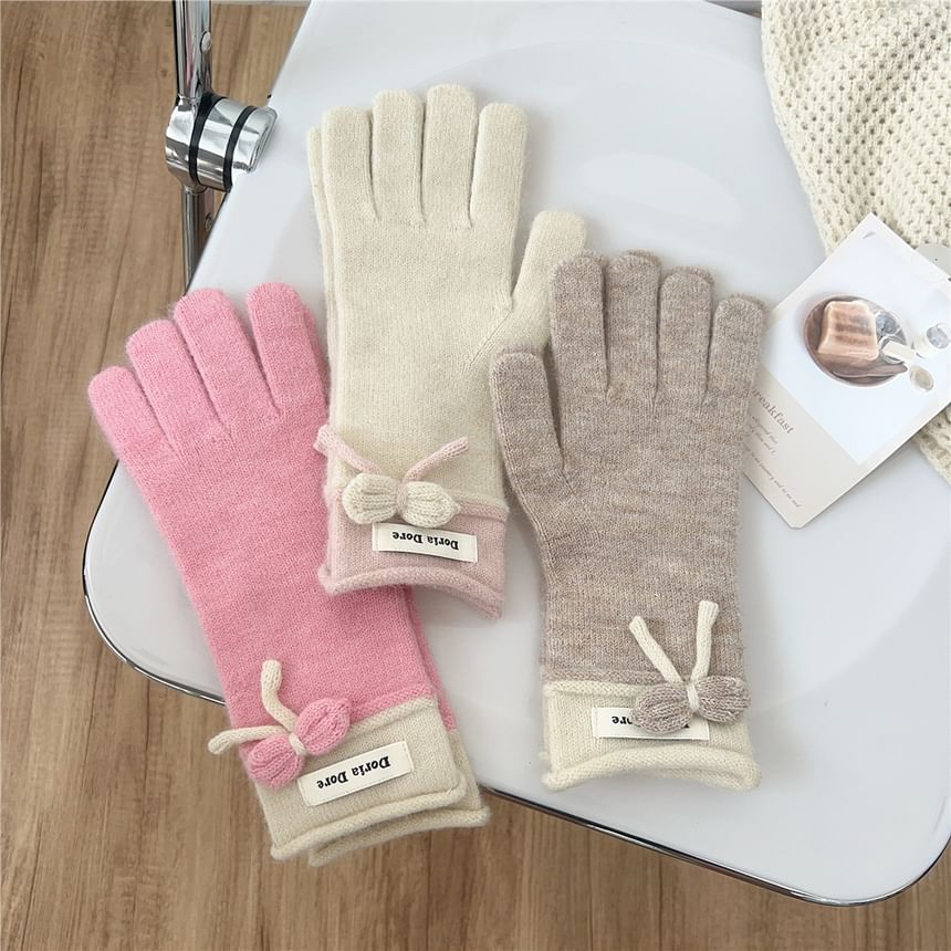 Lettering Applique Bow Knit Gloves