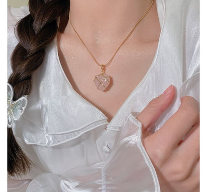 Heart Moonstone Pendant Alloy Necklace