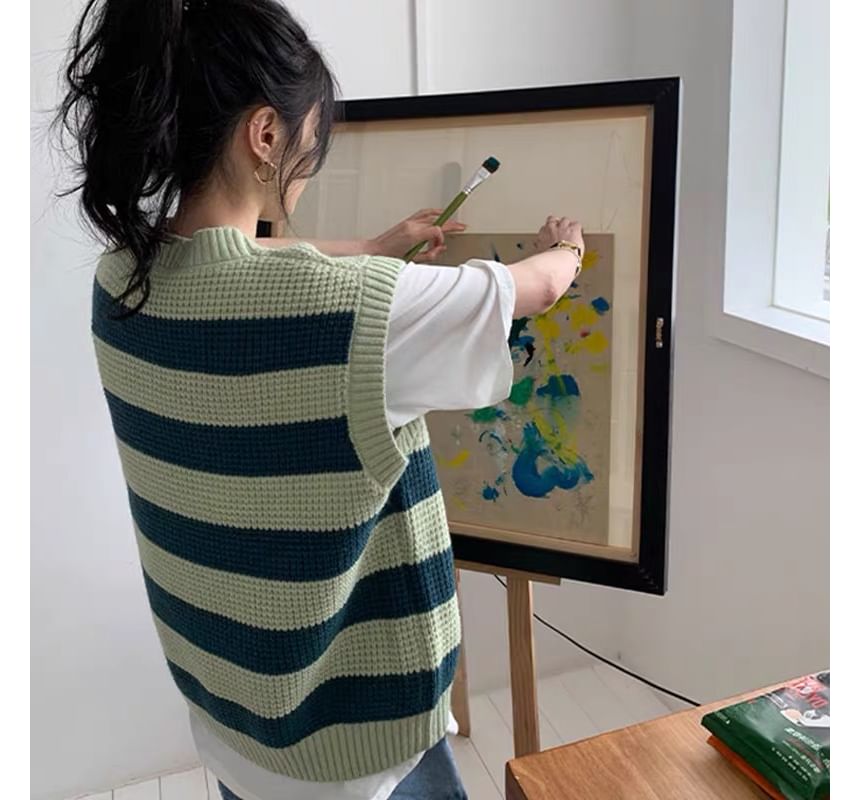 Sleeveless Striped Knit Round Vest Neck