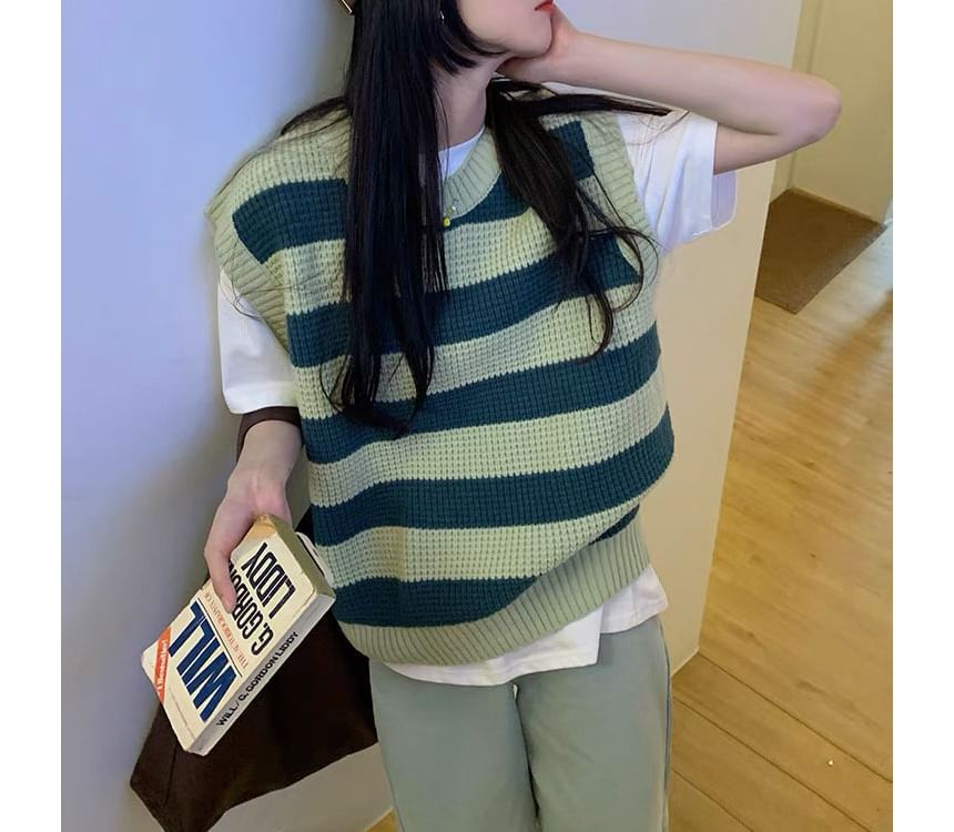 Sleeveless Striped Knit Round Vest Neck