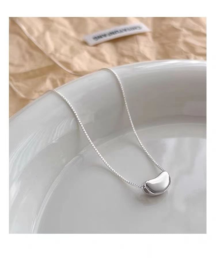 Bean Pendant Alloy Choker