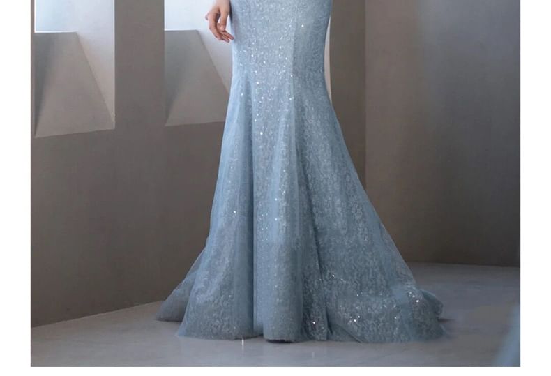 Robe de soirée trompette à manches courtes et épaules dénudées avec empiècement en sequins