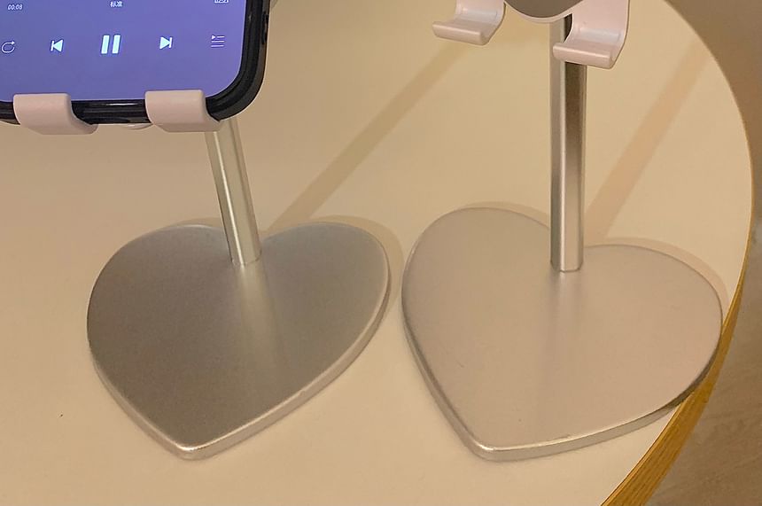 Heart Retractable Desktop Phone Stand