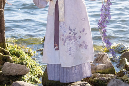 Long-Sleeve Floral Print Hanfu Robe / Sash / High Waist Pleated Skirt / Fluffy Scarf / Tassel Ornament / Brooch / Set