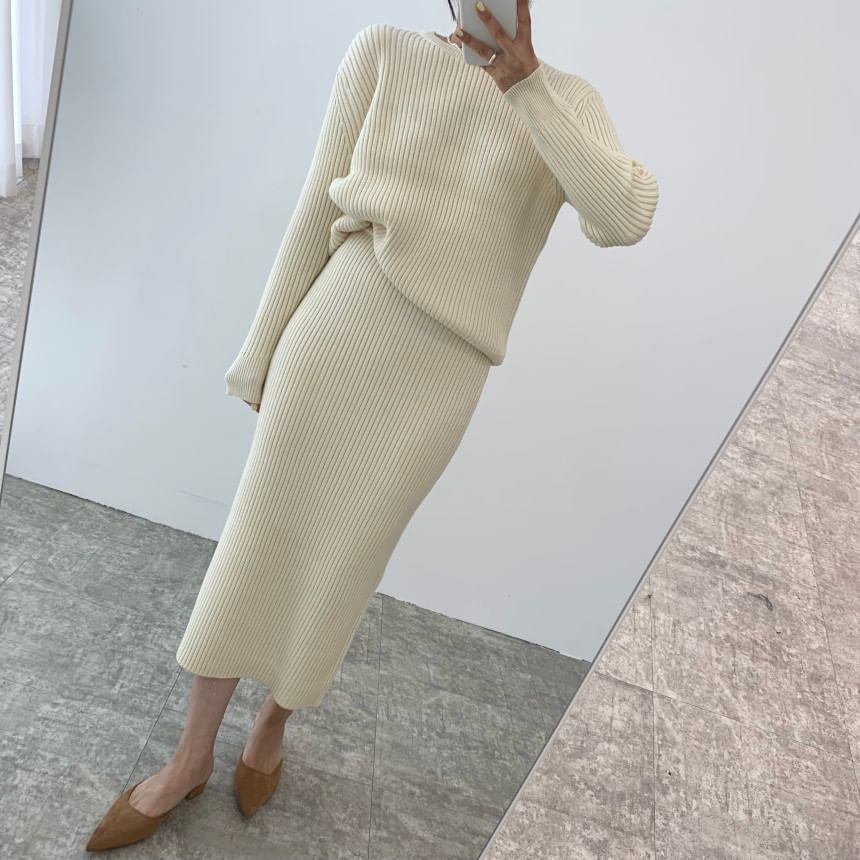 Set: Crewneck Plain Sweater + High Waist Midi Skirt