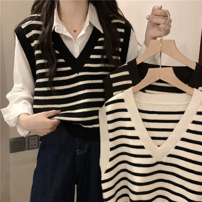 Vest Knit V-Neck Striped
