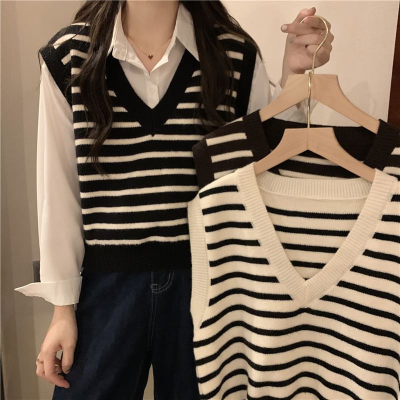 Vest Knit V-Neck Striped