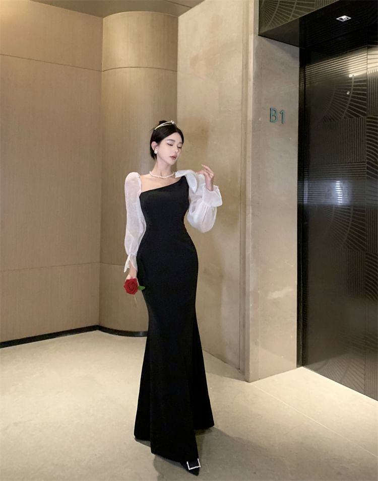 Long-Sleeve V-Neck  Two Tone Mermaid Evening Gown