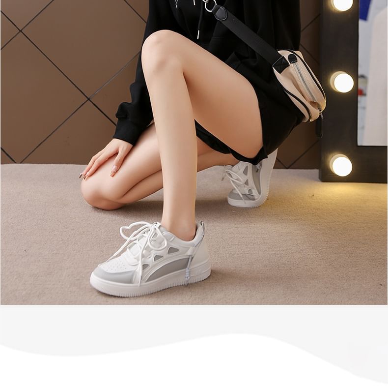 Applique Contrast Trim Lace-Up Platform Sneakers