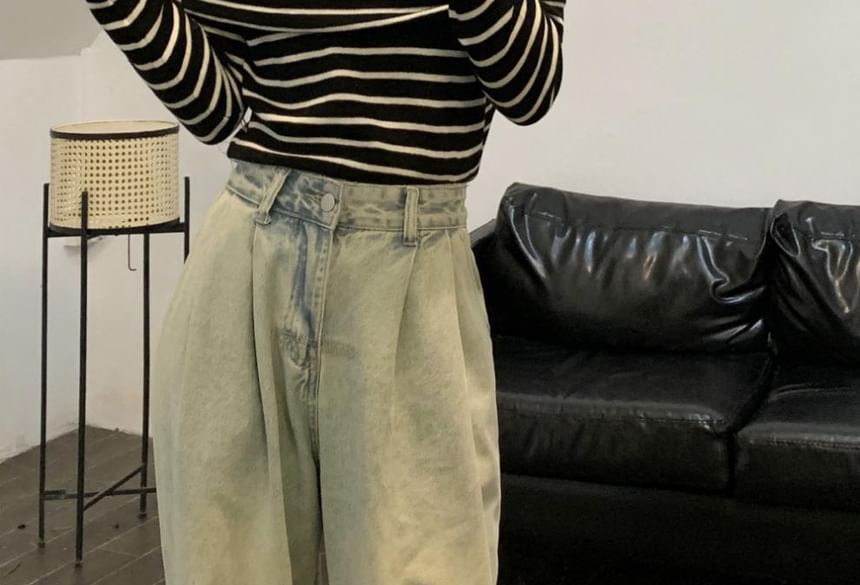 Slim-Fit Long-Sleeve Knit Striped Top