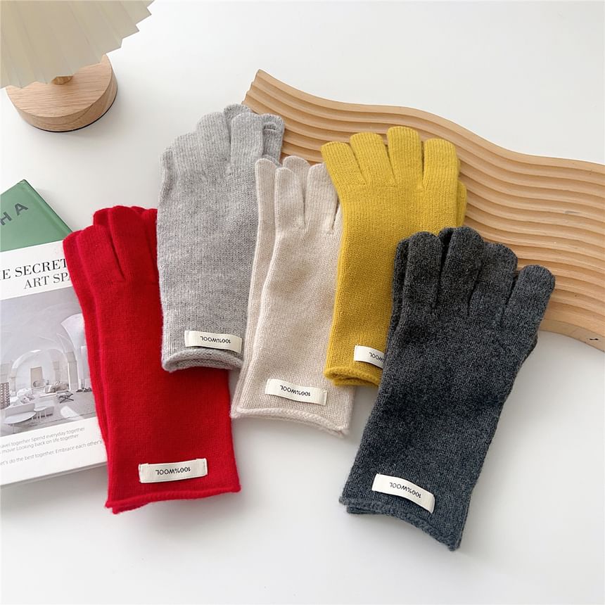 Lettering Applique Touchscreen Cutout Knit Gloves