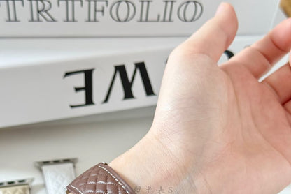 Bracelet magnétique matelassé en similicuir pour Apple Watch