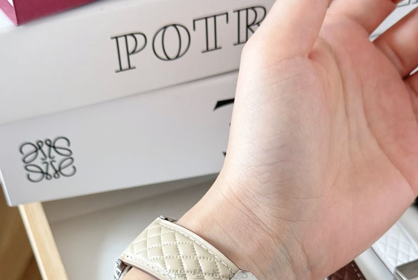 Bracelet magnétique matelassé en similicuir pour Apple Watch