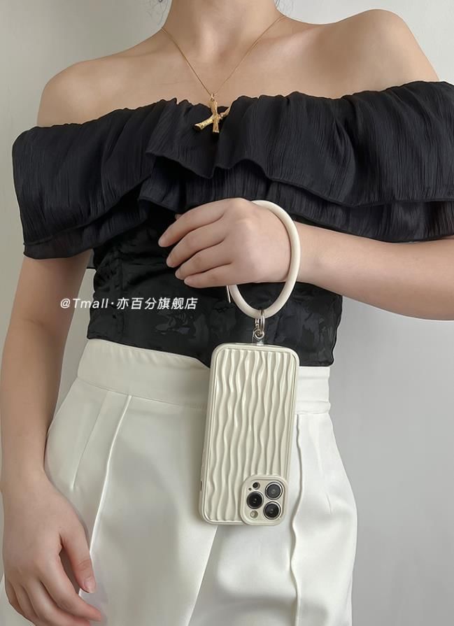 Charm Phone Hoop Textured Case