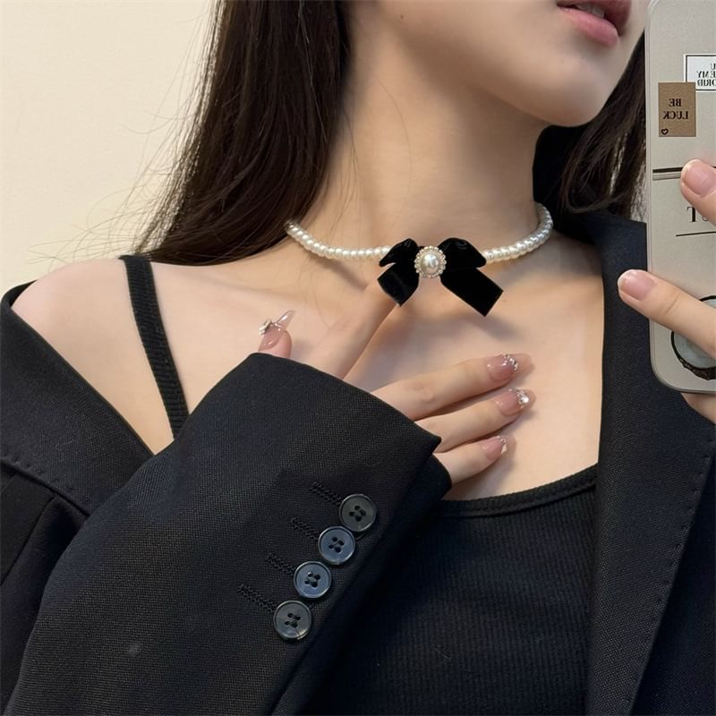 Pearl Necklace Velvet Faux Bow