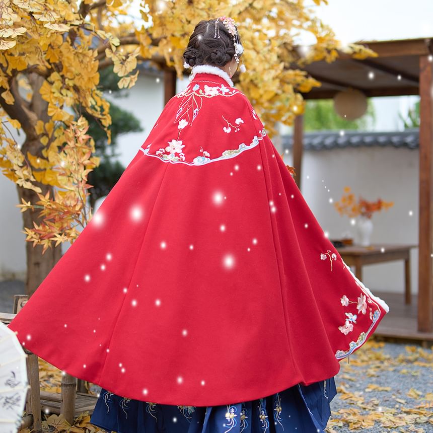 Stand Collar Floral Embroidered Fluffy Trim Tie Front Hanfu Cape