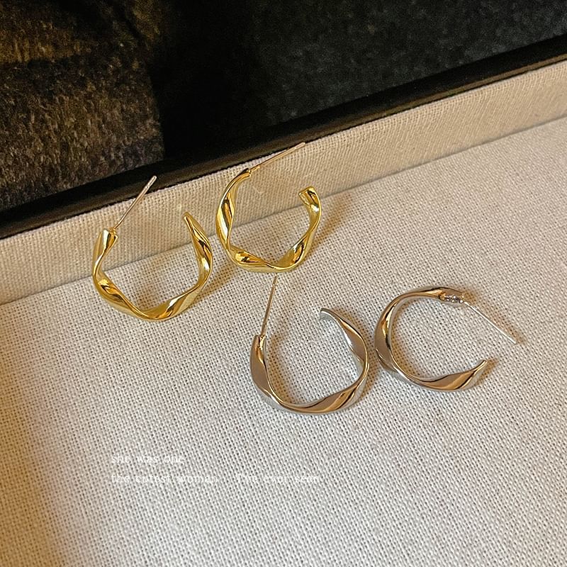 Twisted Hoop Earring