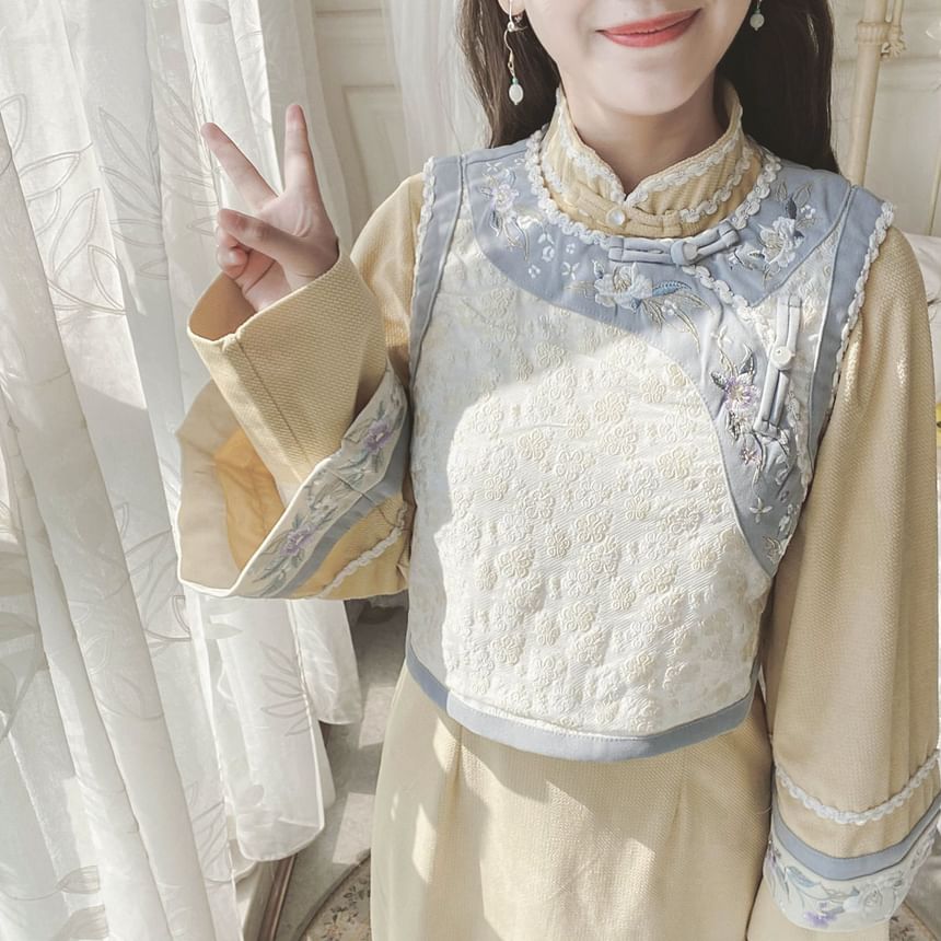 Long-Sleeve Floral Embroidered Panel Midi A-Line Qipao / Round Neck Frog Closure Vest / Set