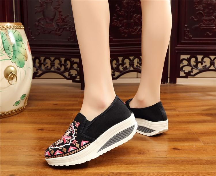 Slip Embroidered Ons Platform