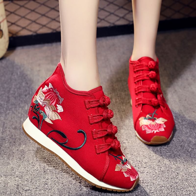 Sneakers Wedge Embroidered Hidden Flower