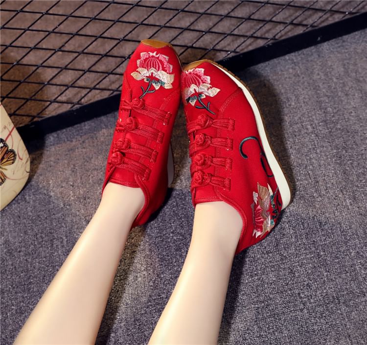Sneakers Wedge Embroidered Hidden Flower