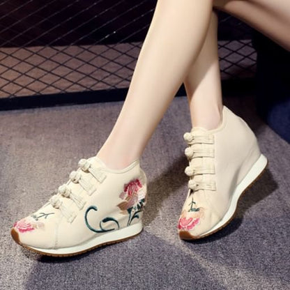 Sneakers Wedge Embroidered Hidden Flower