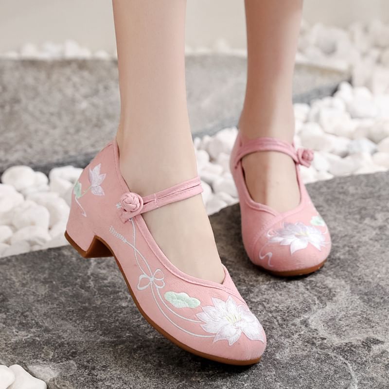 Block Embroidered Jane Mary Flower Heel Pumps
