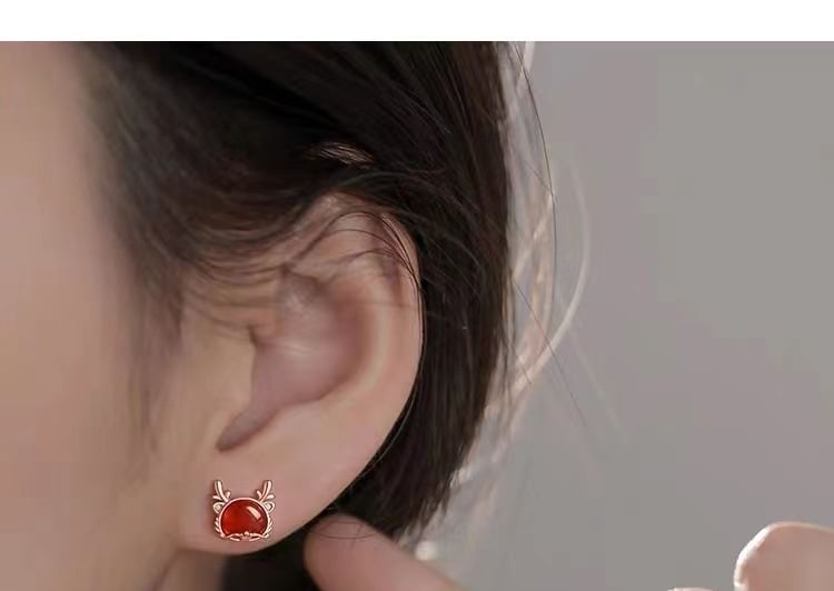 Dragon Ear Stud