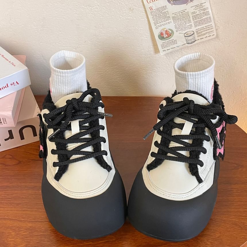 Applique en dentelle étoilée