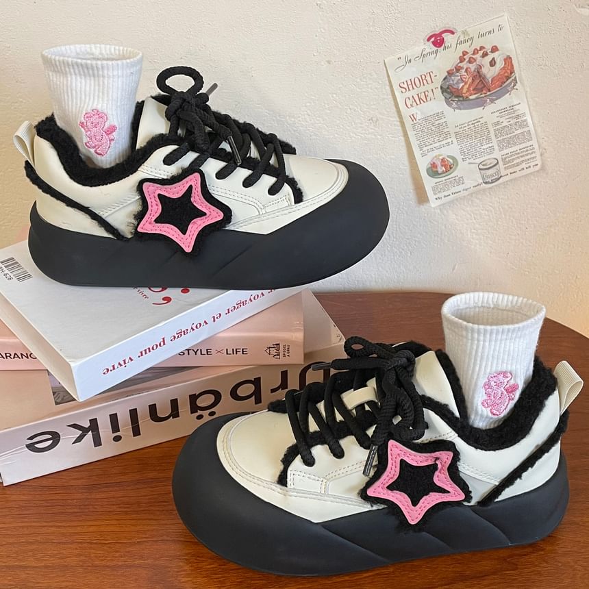 Applique en dentelle étoilée