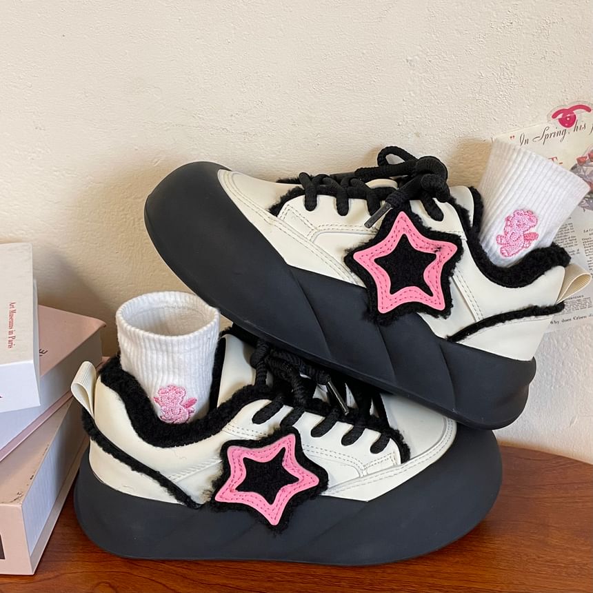 Applique en dentelle étoilée