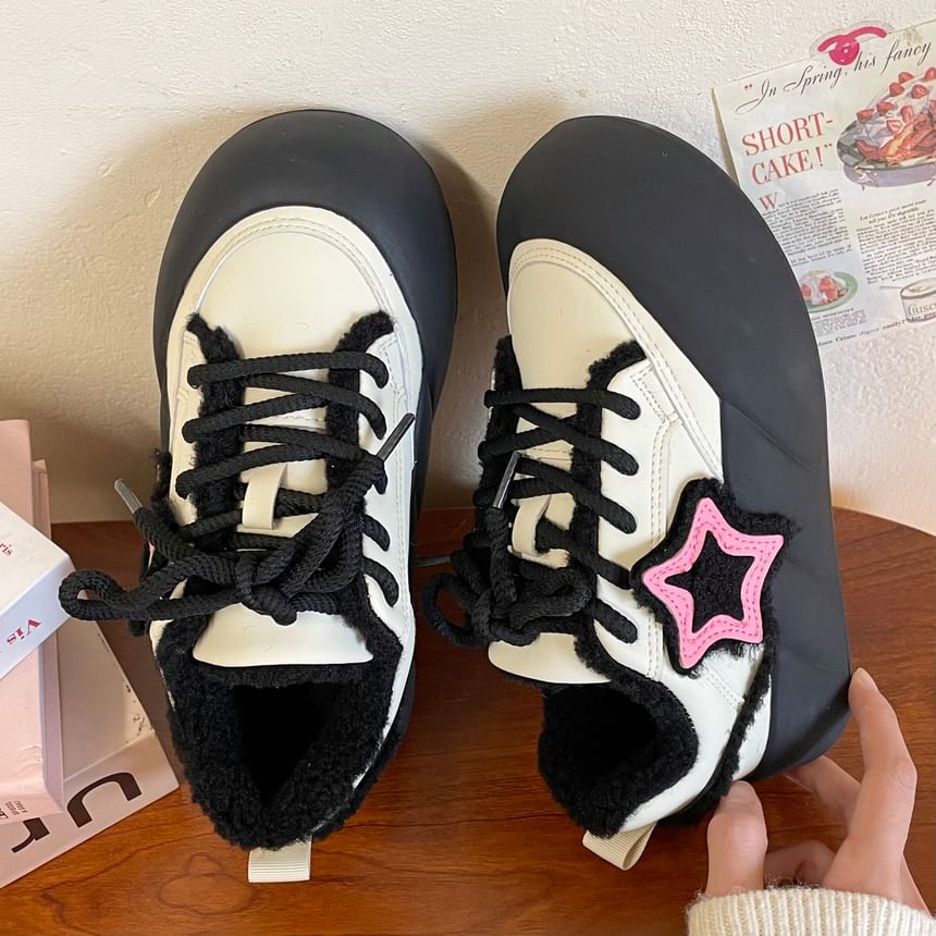 Applique en dentelle étoilée