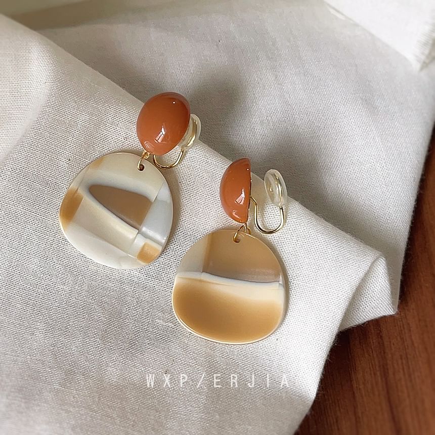 Alloy Drop Ear Acrylic Cuff