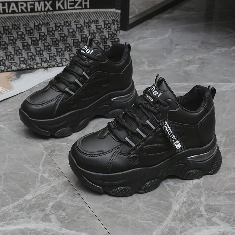 Sneakers Lettering Platform